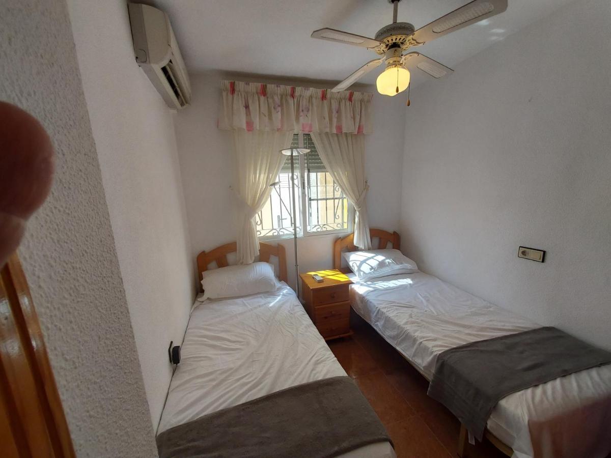 Orihuela - Sleeps 6 - Pool - Parking - Petfriendly Villa Kültér fotó